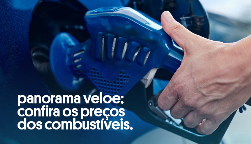 Bomba de combustível abastecendo um carro